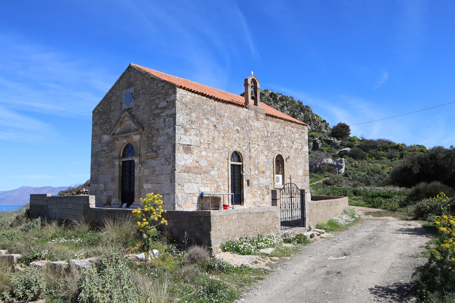 Kirche der 99 Heiligen Väter</a> in Polyrrhenia