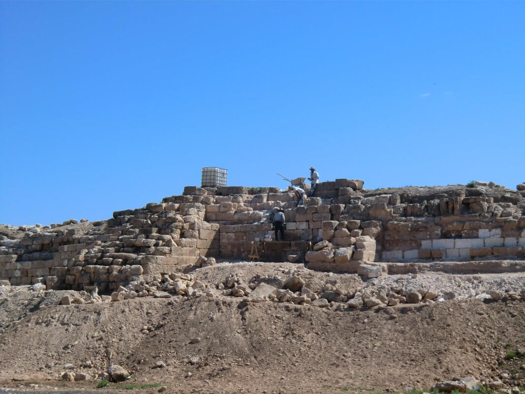 Die Stadtmauer von Carrhae/Harran wird derzeit für die Touristen wieder hergestellt