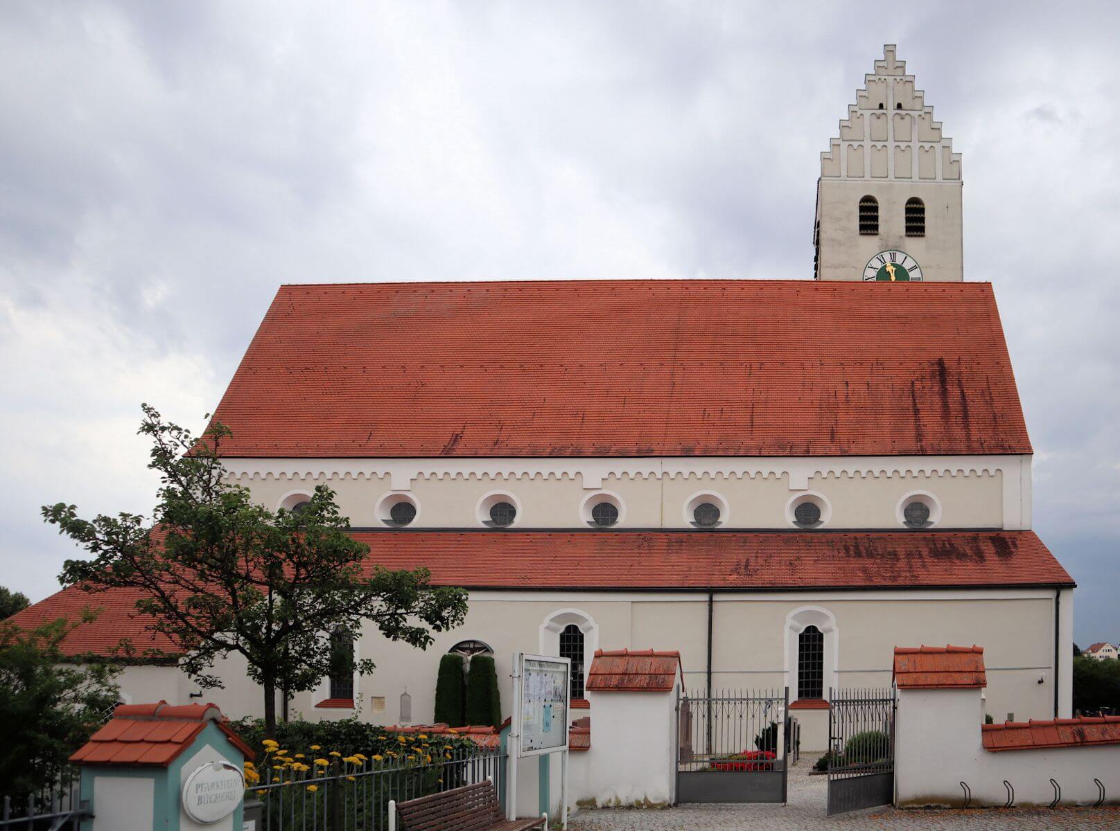 Arsacius von Mailand</a> geweihte Kirche an der Stelle des früheren Klosters in Ilmmünster