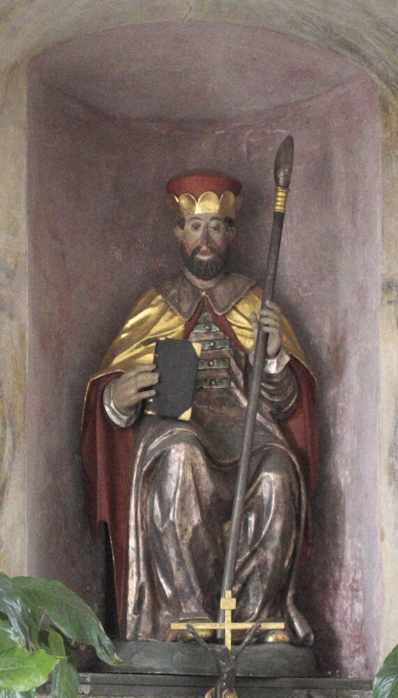 Statue in der Pfarrkirche in Wörleschwang