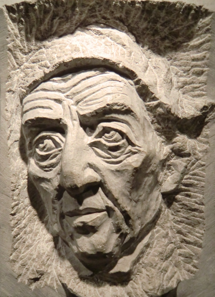 Relief in der Krypta der Kirche in Fließ