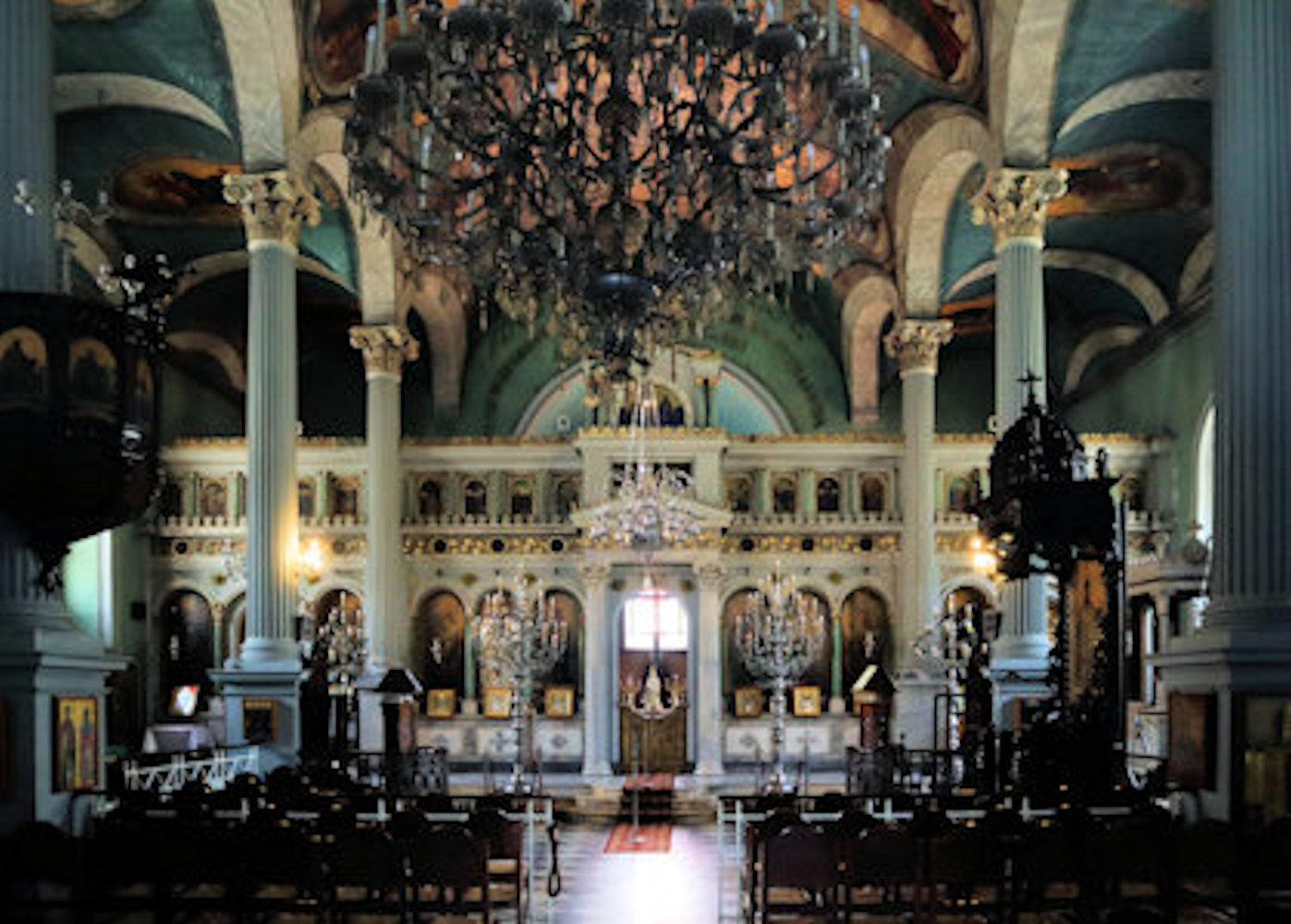 Innenraum der alten Andreaskathedrale in Patras