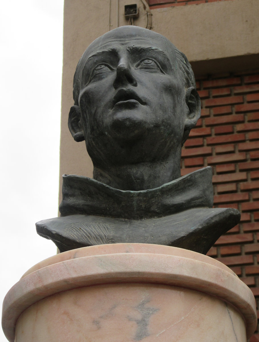 Denkmal, 2004, an der Kirche San Pedro in Alcantarilla