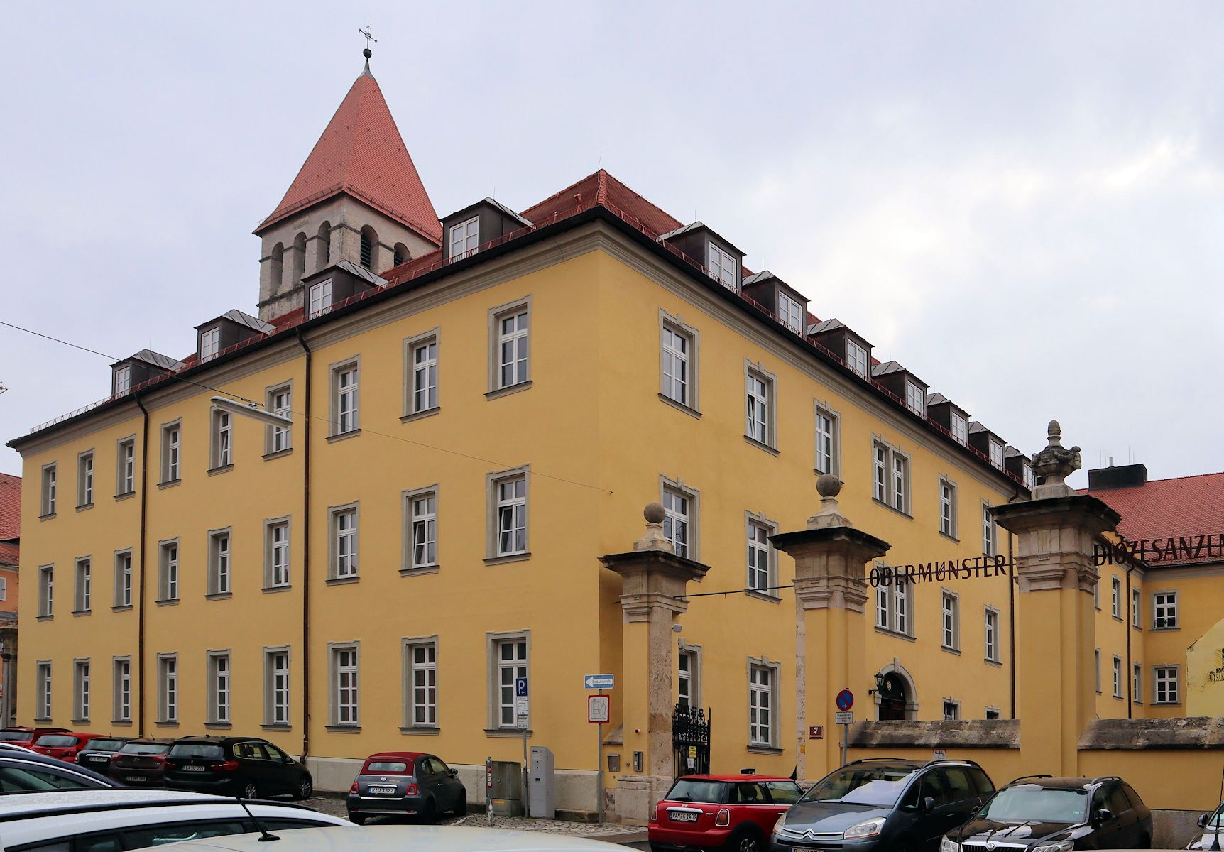 ehemaliges Knabenseminar St. Wolfgang am  Kloster Obermünster in Regensburg