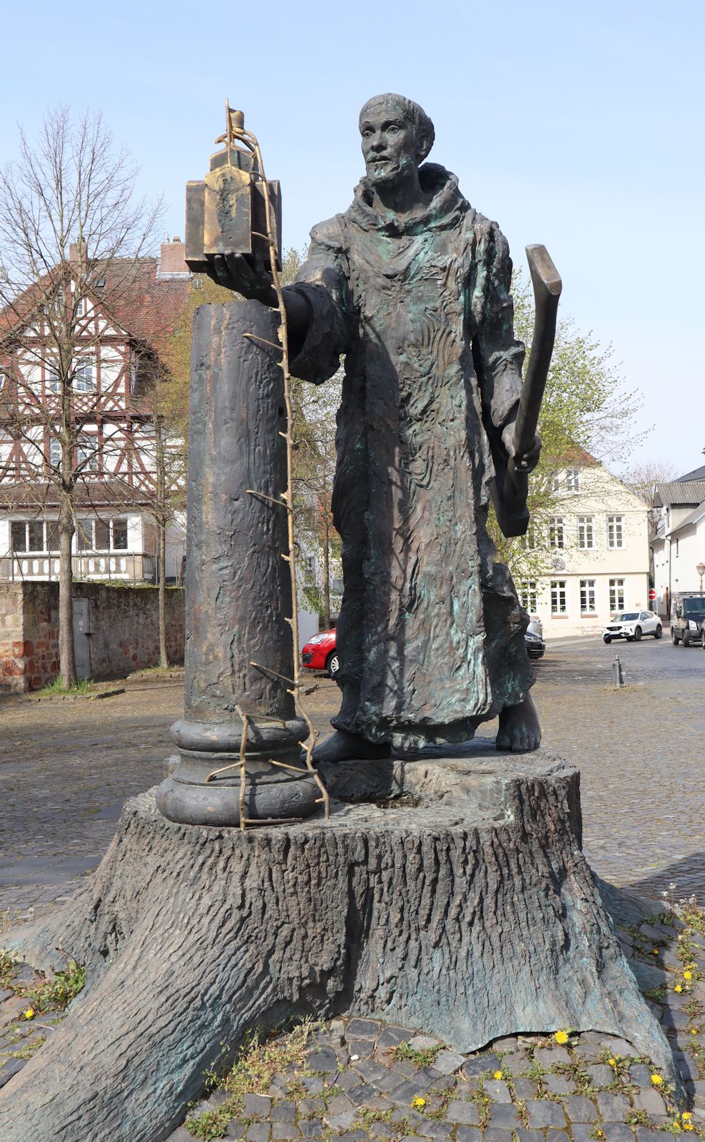 Ubbo Enninga: Denkmal, 1999, vor dem Dom in Fritzlar