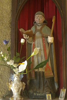 Statue in der Kirche Sainte-Marie in Lanleff in der Bretagne