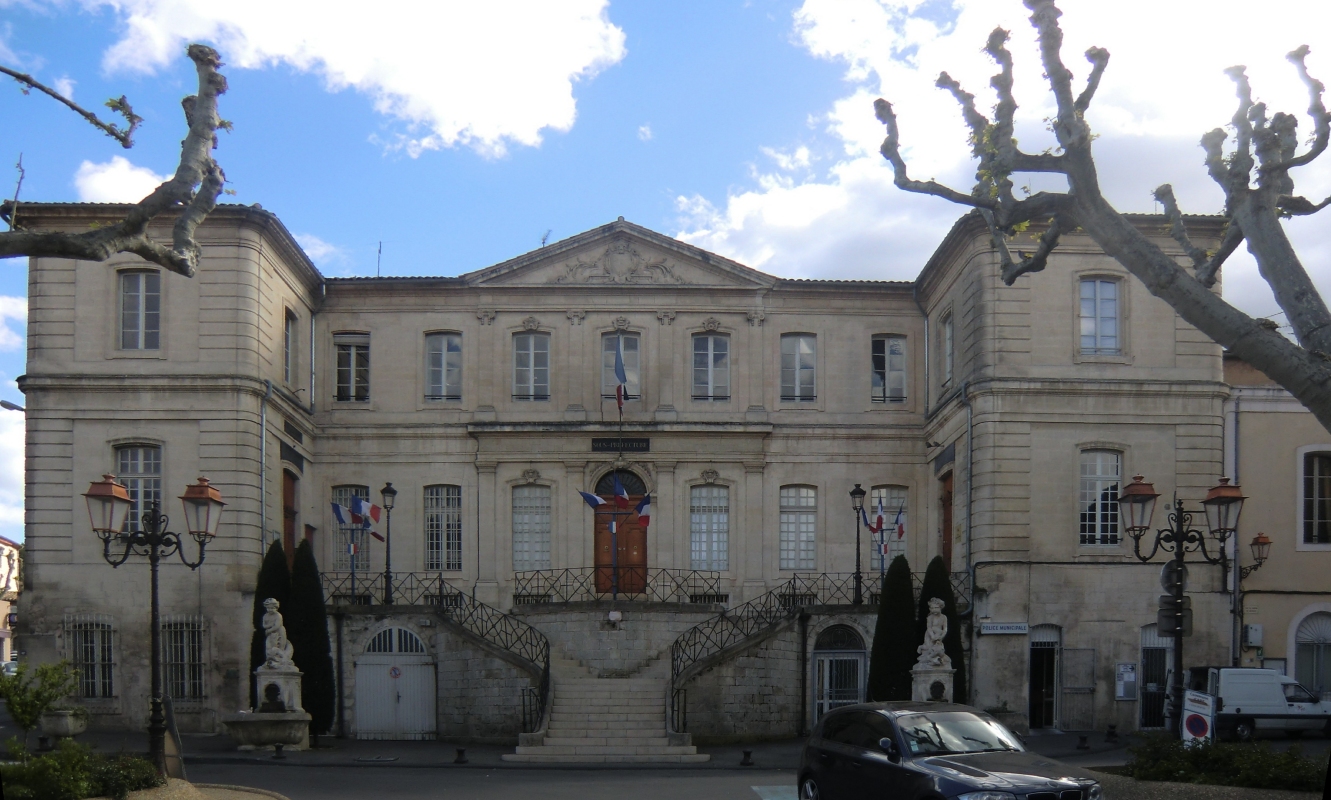 Bischofspalast in Apt, erbaut ab 1754, die Fertigstellung erfolgte erst nach der Französischen Revolution, 1801 wurde der Bischofssitz aufgehoben, der Palast ist heute Rathaus