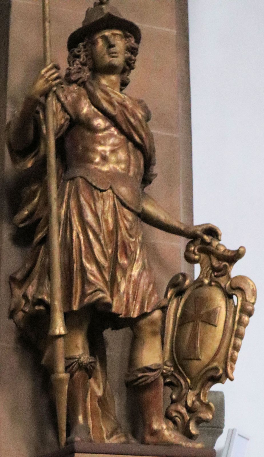 Statue in der Chrysanthus und Daria geweihten Stiftskirche in Bad Münstereifel