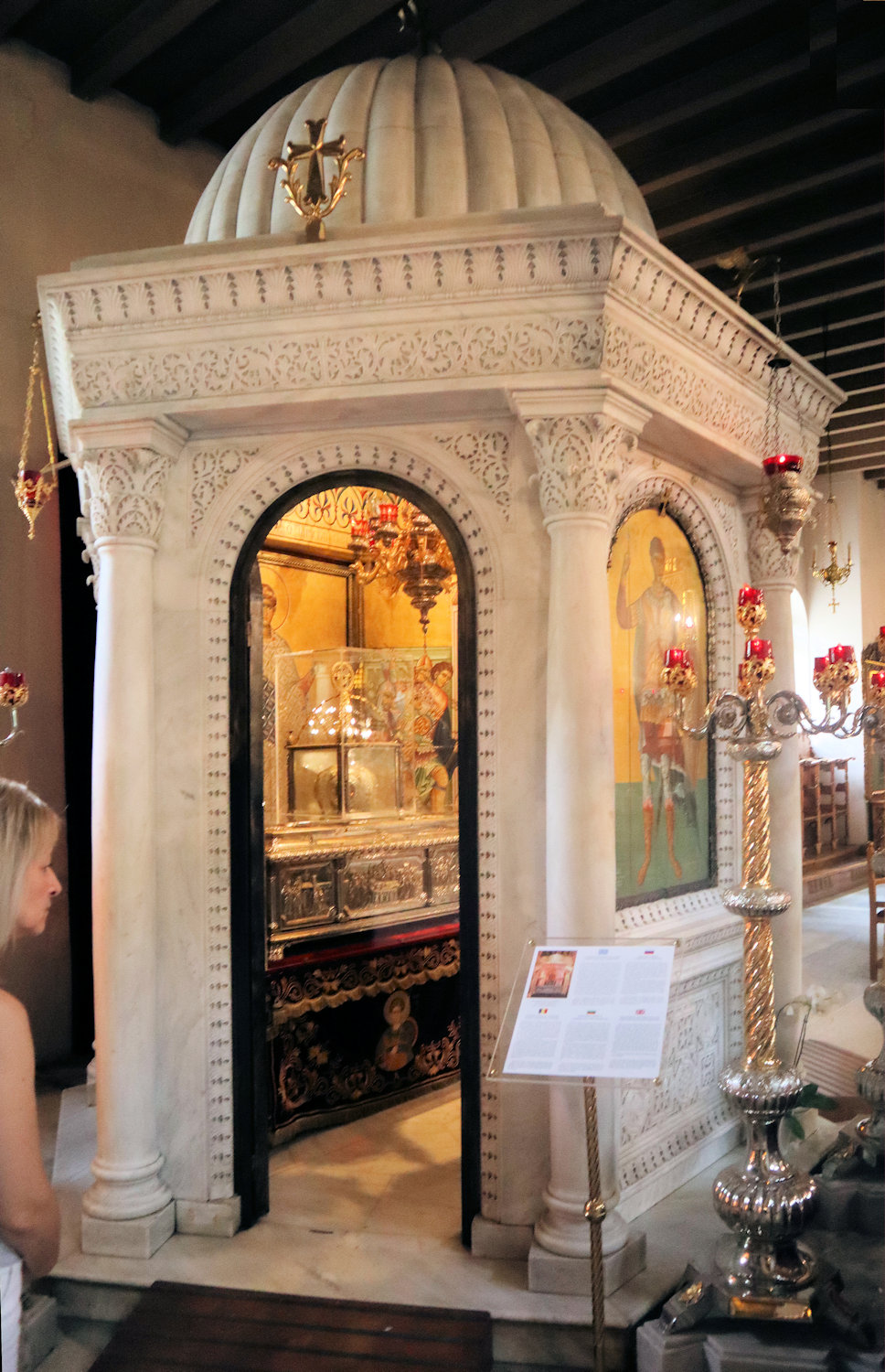 Ziborium mit Demetrios' Reliquienschrein in der Demetrios-Basilika in Thessaloniki