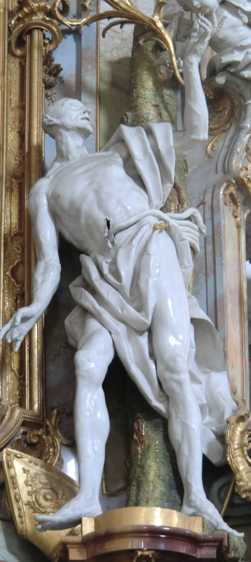 Statue am Seitenaltar der Klosterkirche in Zwiefalten