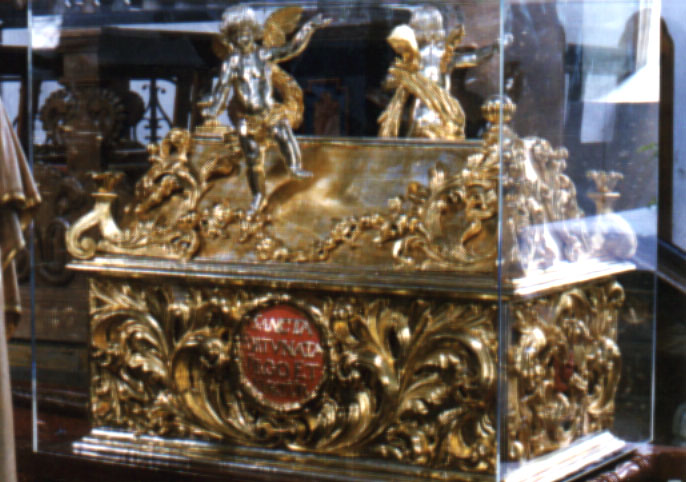 Reliquienschrein für Fortunata und Saturnina von Arras, um 1700, in der Stiftskirche in Neuenheerse