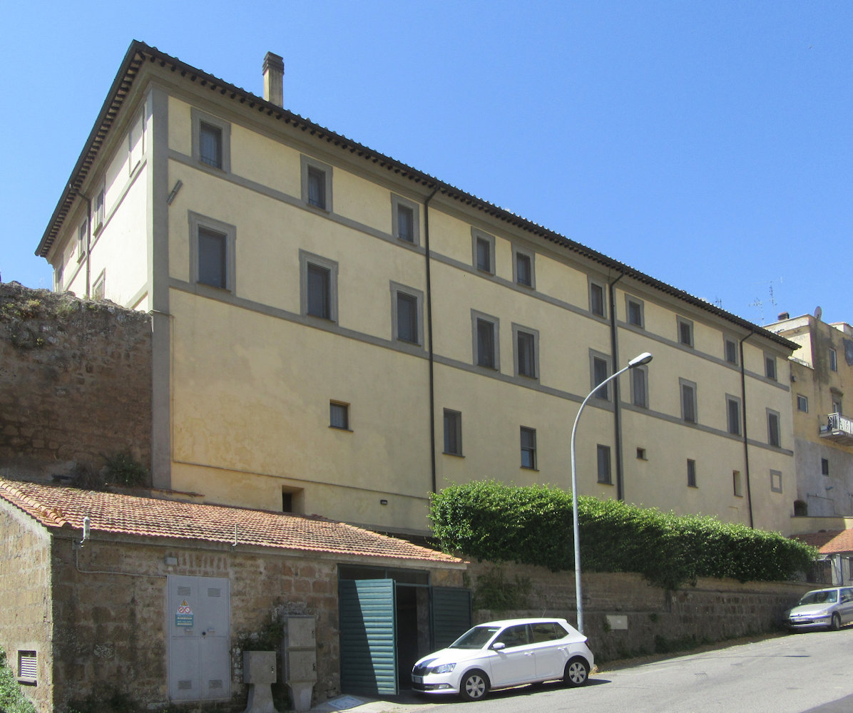 Aufgang zum Ordenshaus an der Kirche Santi Michele e Magno in Rom