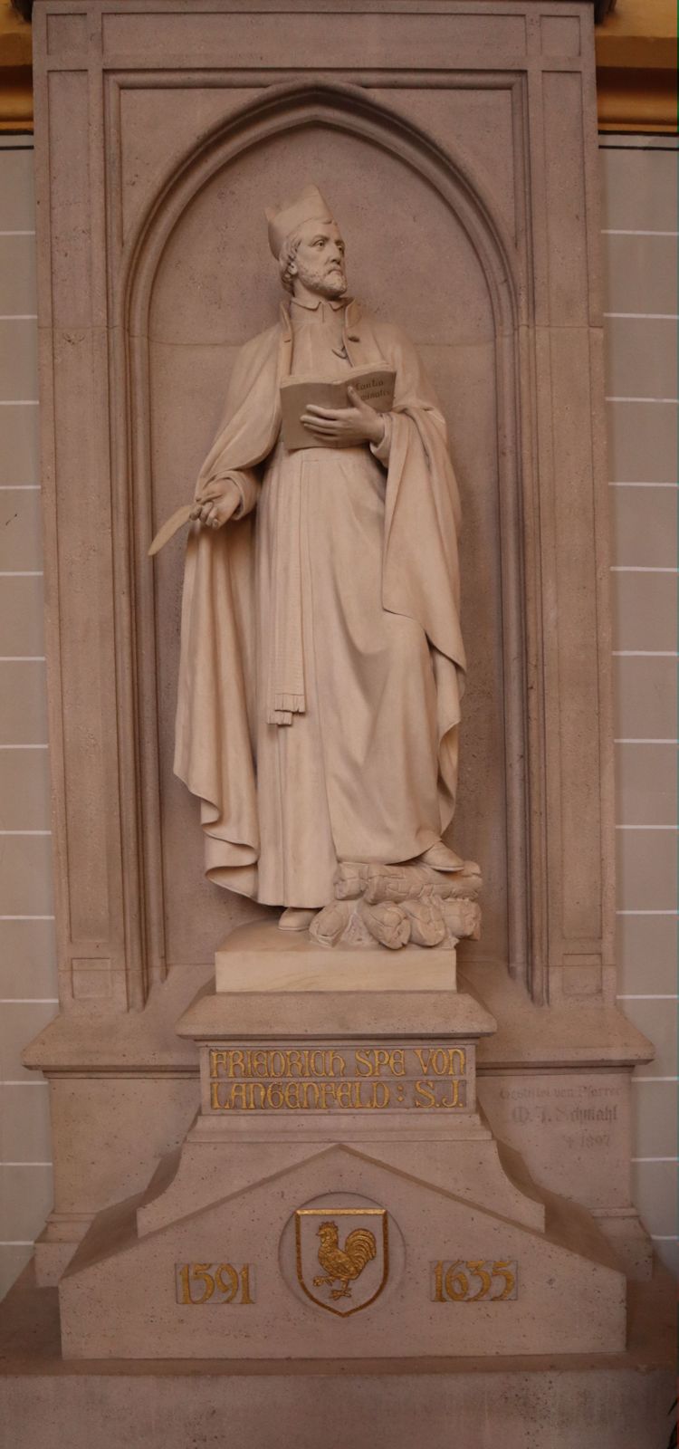 Denkmal in der Jesuitenkirche in Trier