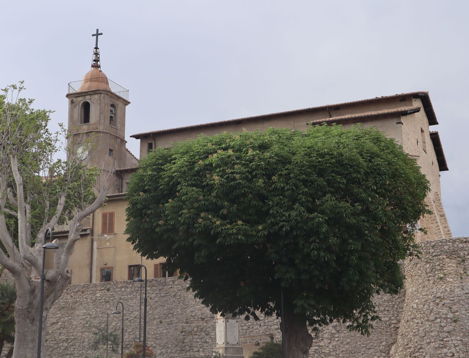 die Fulcus geweihten Pfarrkirche in Santopadre