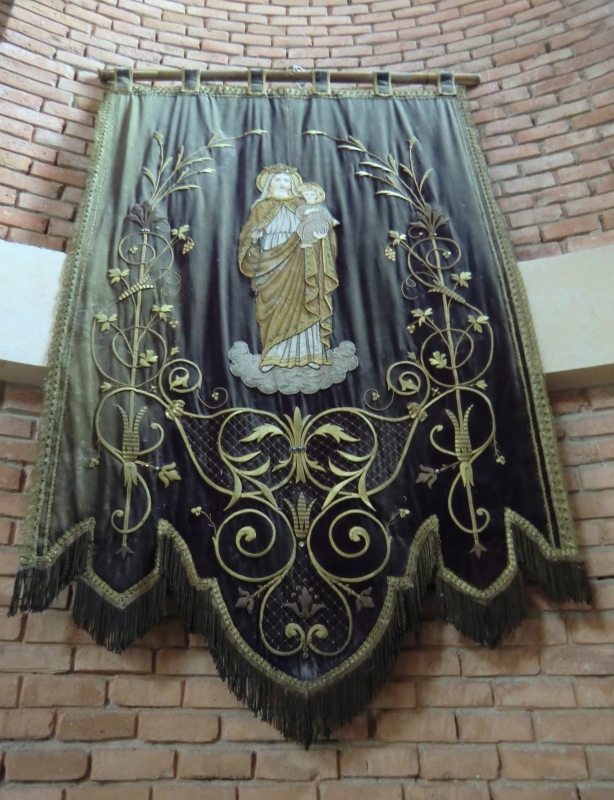 Banner im Sanktuarium in Pibrac