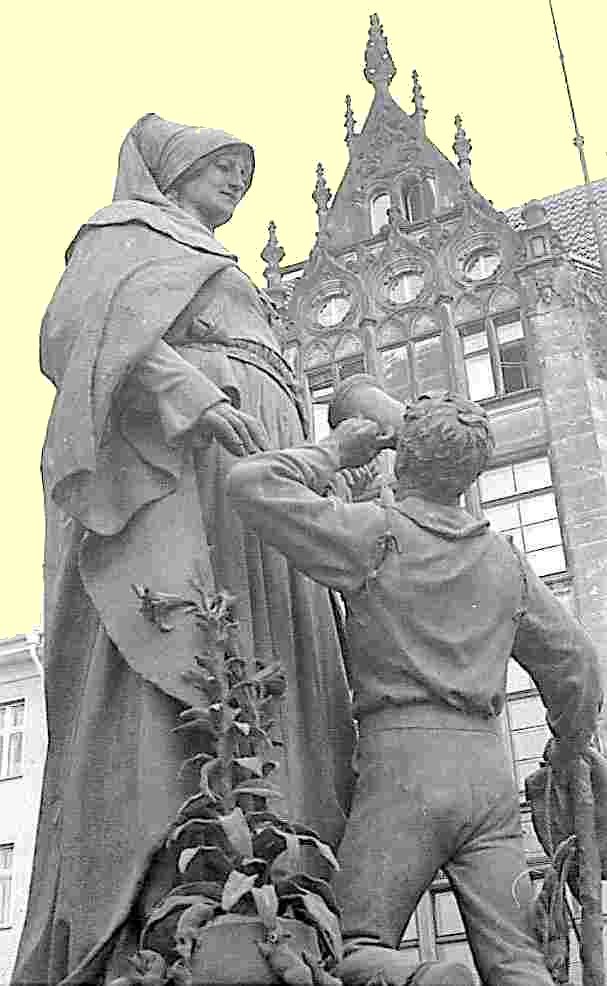 Rudolf Siemering: Standbild, 1895, auf der alten Gertraudenbrücke beim Spittelmarkt - benannt nach dem früheren Gertrauden-Spital an diesem Platz - in Berlin