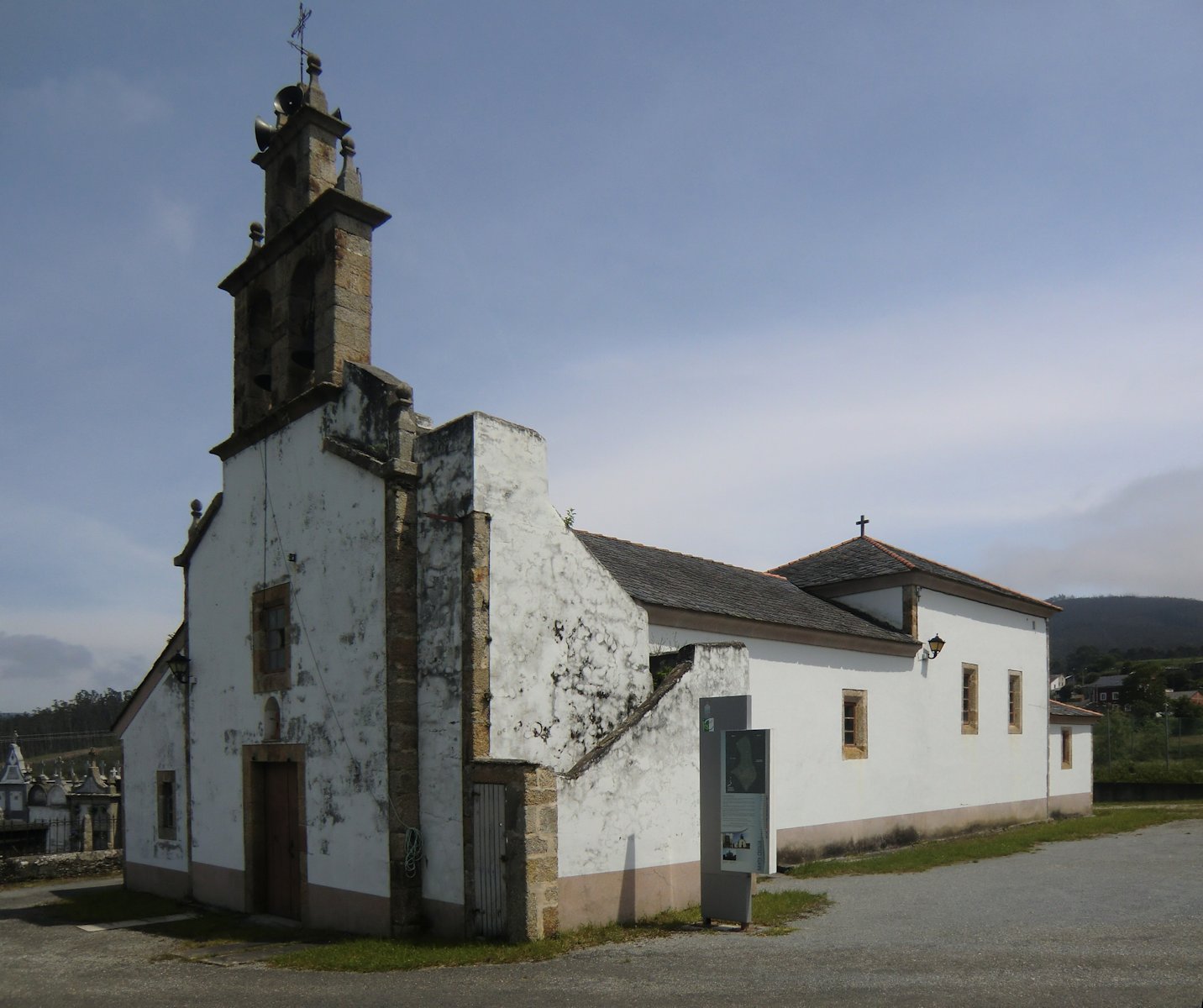 Kirche des Kirchspiels Santa Cecilia del Valle de Oro bei Valadouro in Galicien