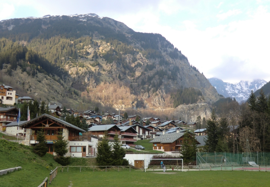 Champagny-en-Vanoise, heute ein Skiort; der Ortsteil Friburge liegt weiter hintern in den Bergen