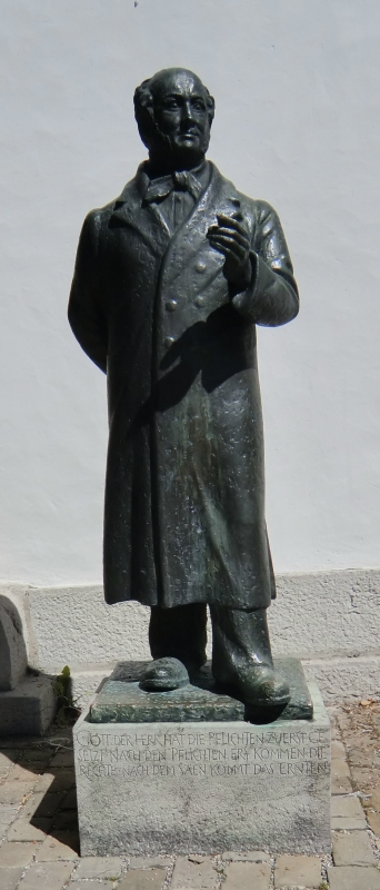 Denkmal an der Deutschen Kirche in Murten