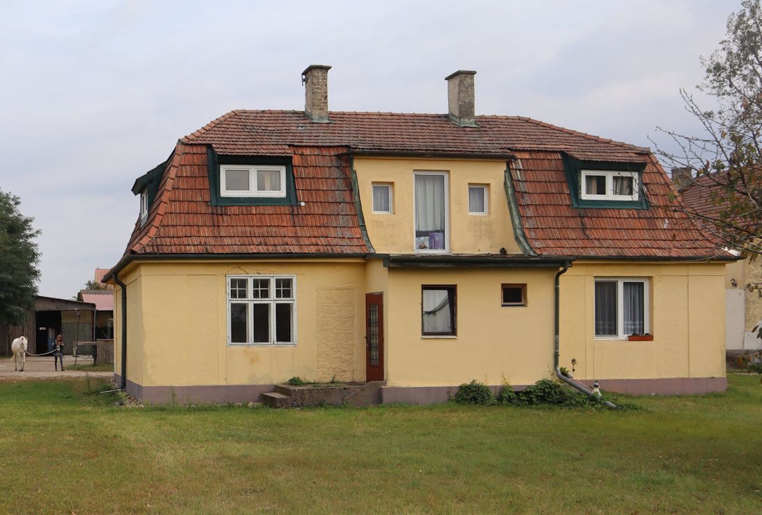 ehemaliges Kloster der Missionsschwestern von „Regina Apostolorum” in Straßhof an der Nordbahn