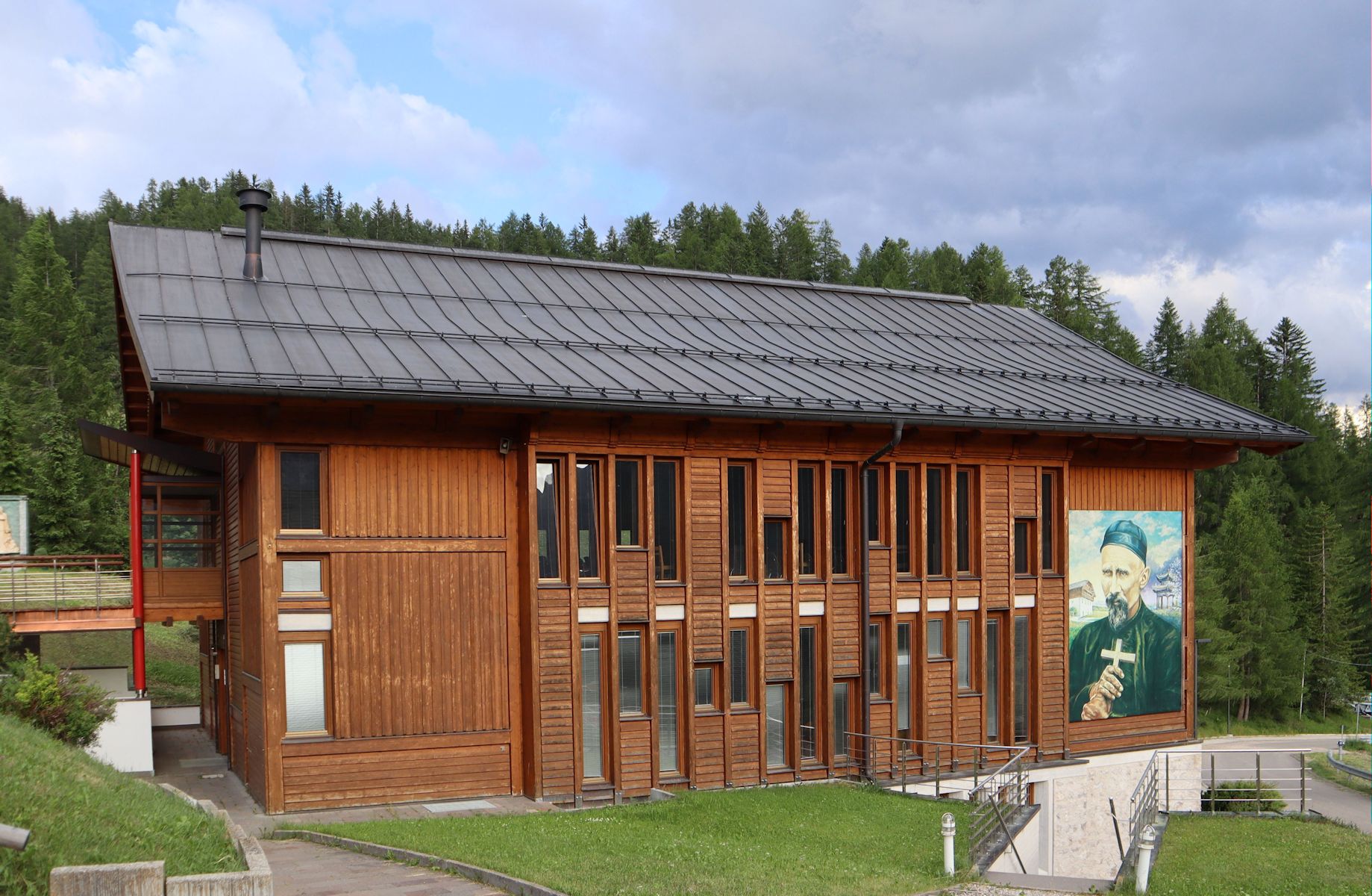 Für Josef Freinademetz erbautes Sanktuarium neben seinem Geburtshaus in Oies