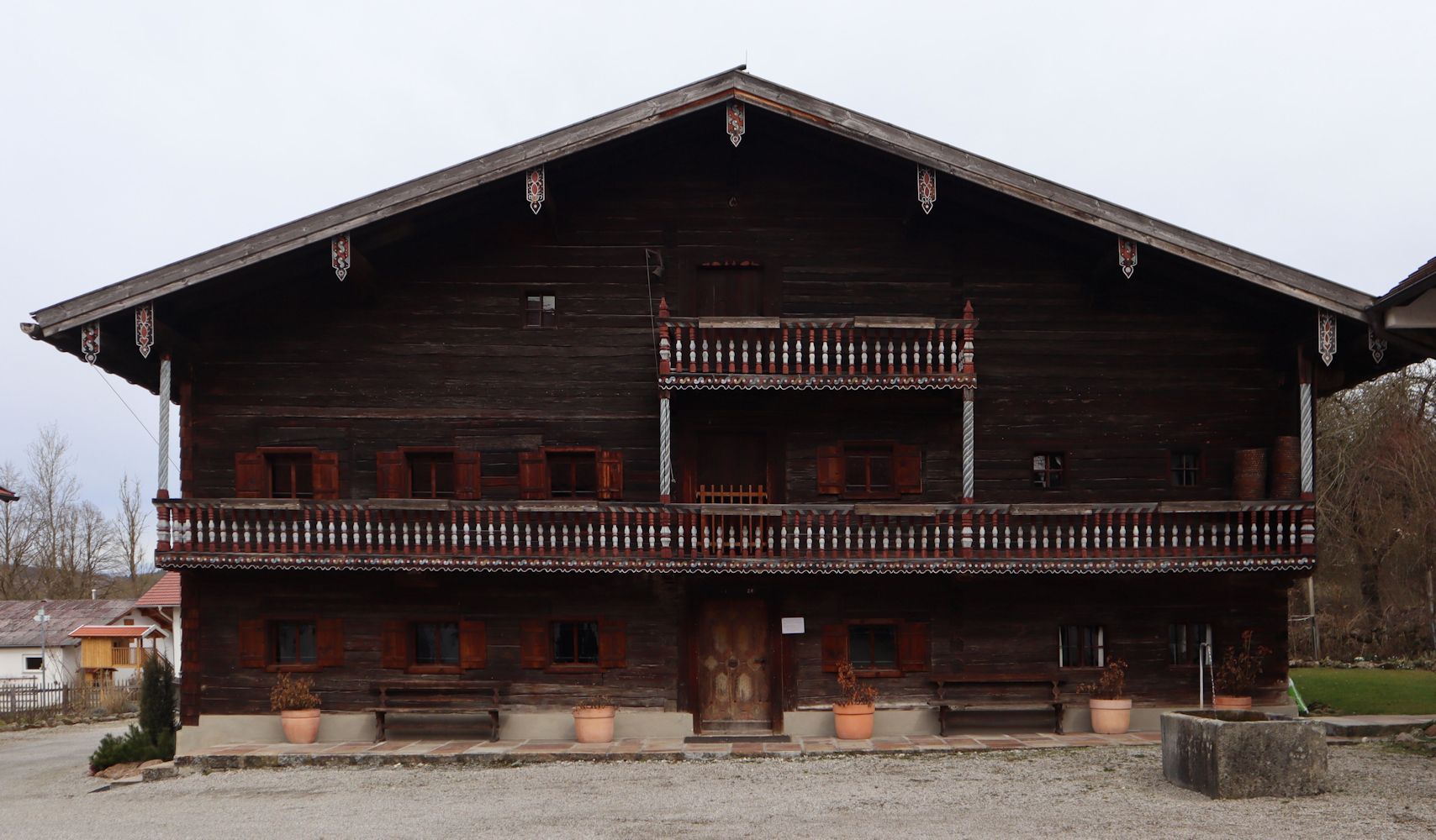 Konrads Elternhaus (links) in Parzham