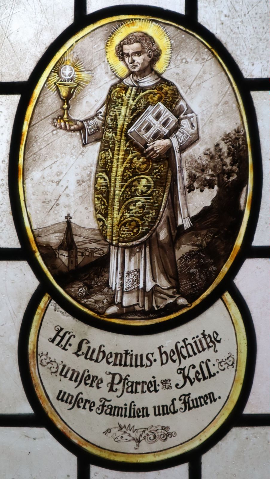 Glasfenster, 1905, in der Lubentius geweihten Pfarrkirche in Kell