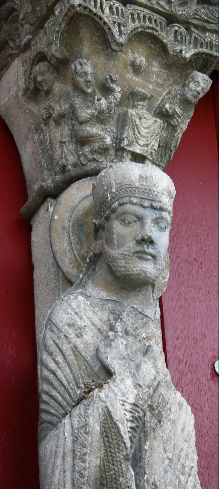 Relief an der ehemlaigen Prioratskirche Saint-Loup in Saint-Loup-de-Naud bei Provins