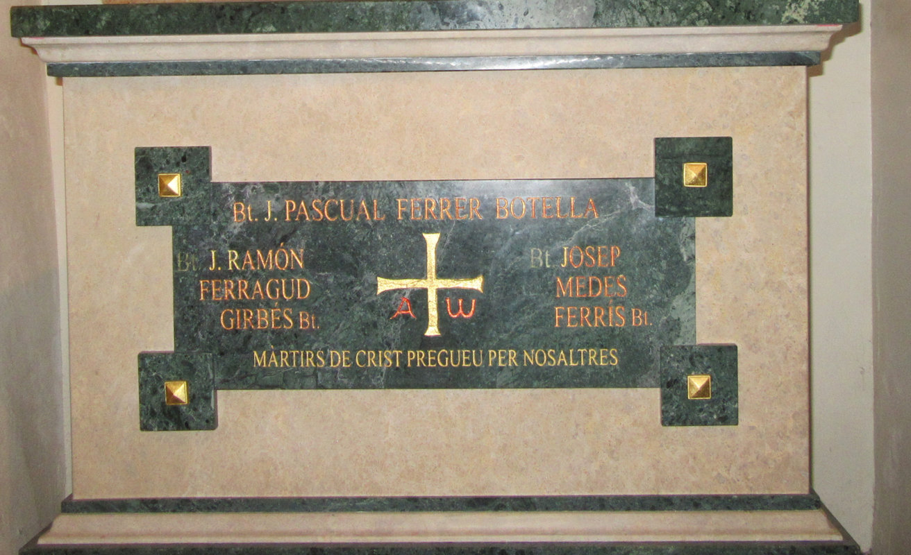 Altar am Grab von José Ramon Ferragud Girbés, zusammen mit dem von José Ramon Pascual Ferrer Botella und José Medes Ferrís, in der Kapelle der Märtyrer in der Basilika in Algemesí