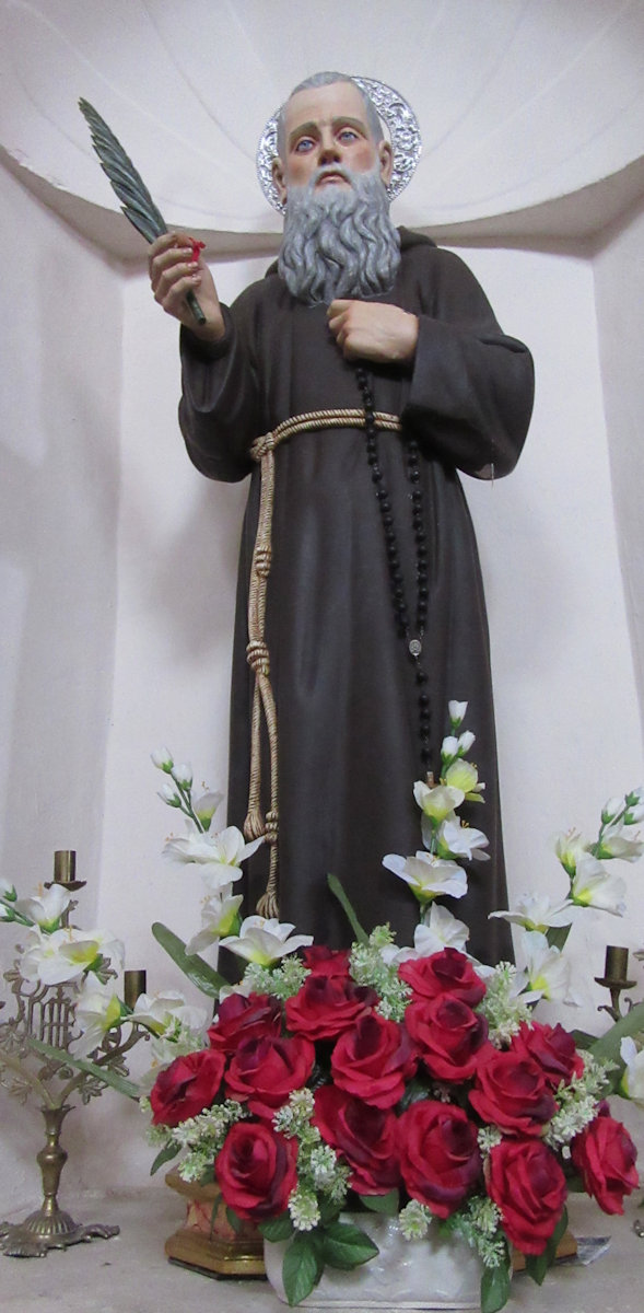 Statue in der Markuskirche in Cuevas de San Marcos