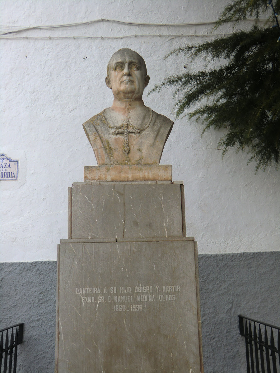 denkmal an der Kirche in Lanteira