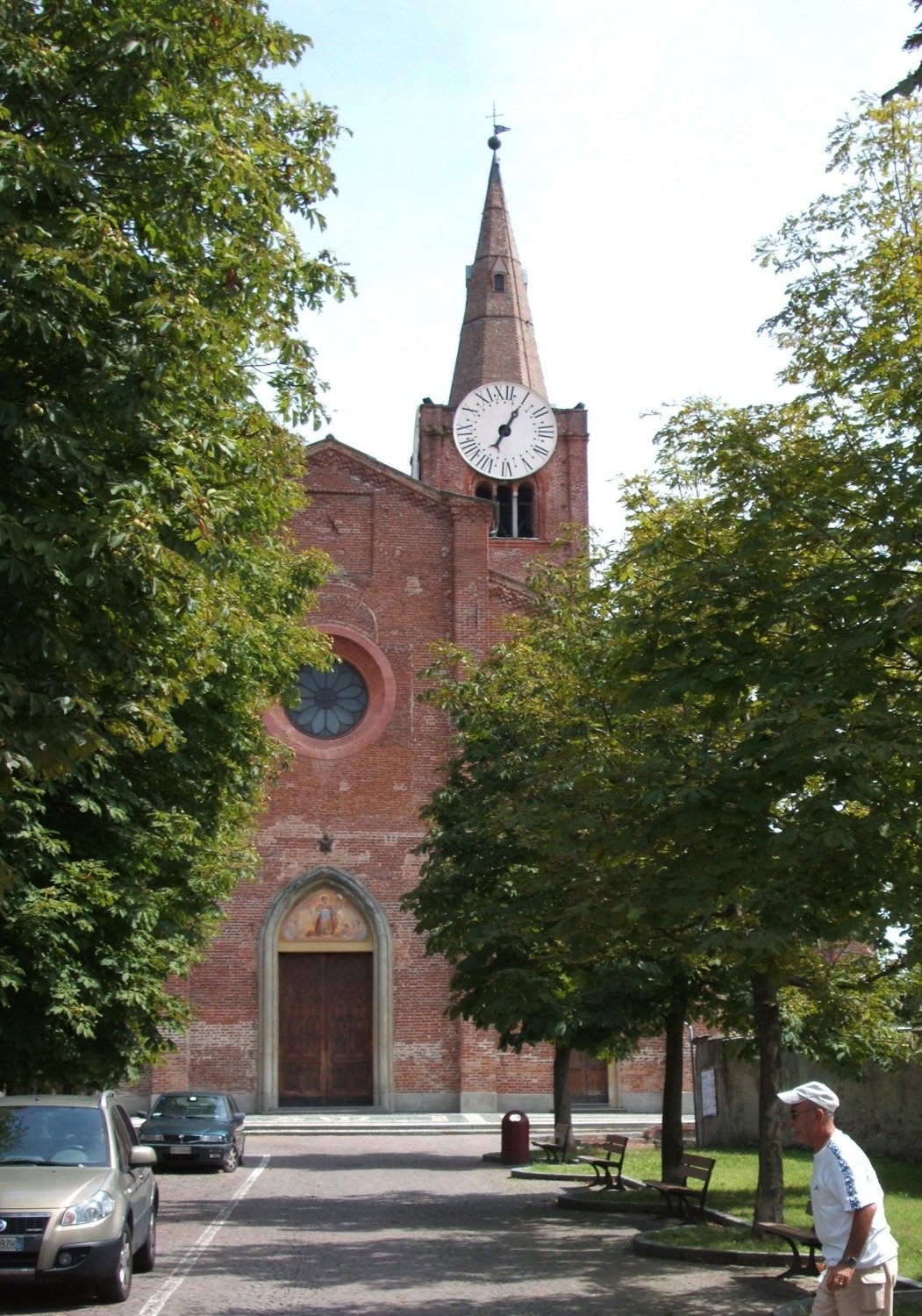 Mauritiuskirche auf dem einst von den Fürsten bewohnten Hügel über Pinerolo