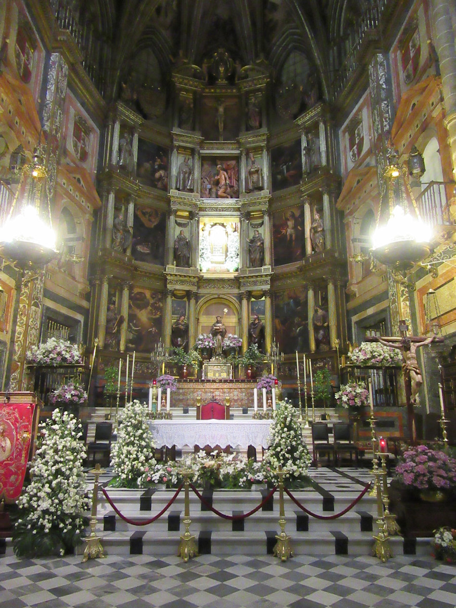 Hochaltar mit dem Gnadenbild in der Basilika in Guadalupe