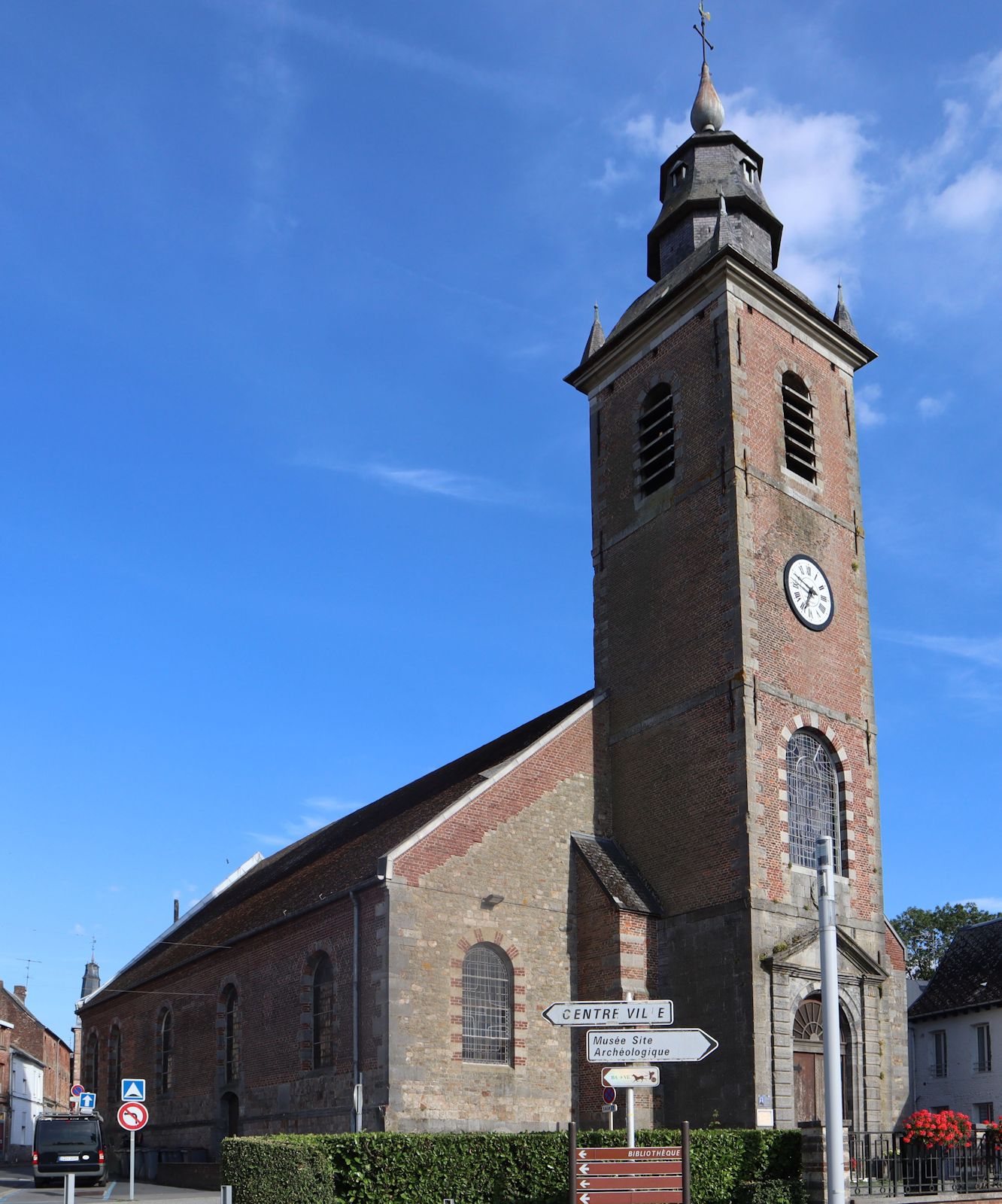 Pfarrkirche in Bavay