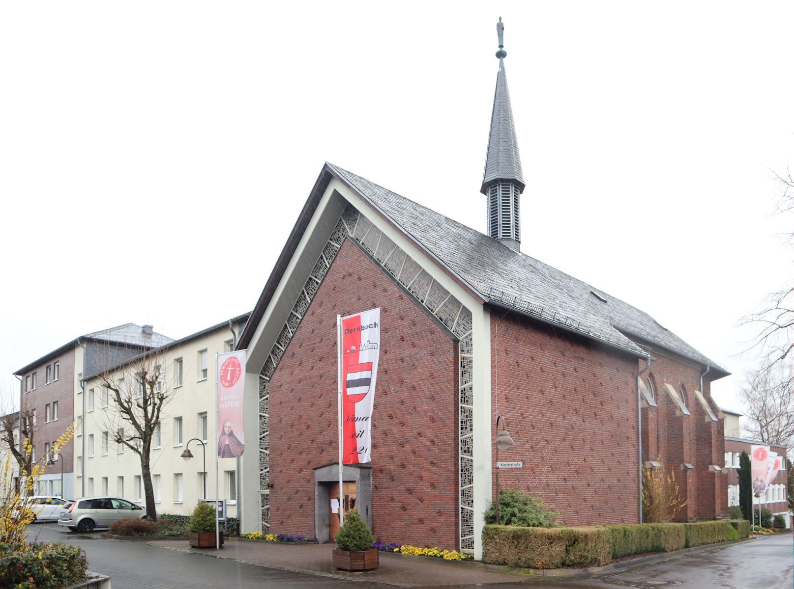 Mutterhaus und Kirche der „Dernbacher Schwestern”