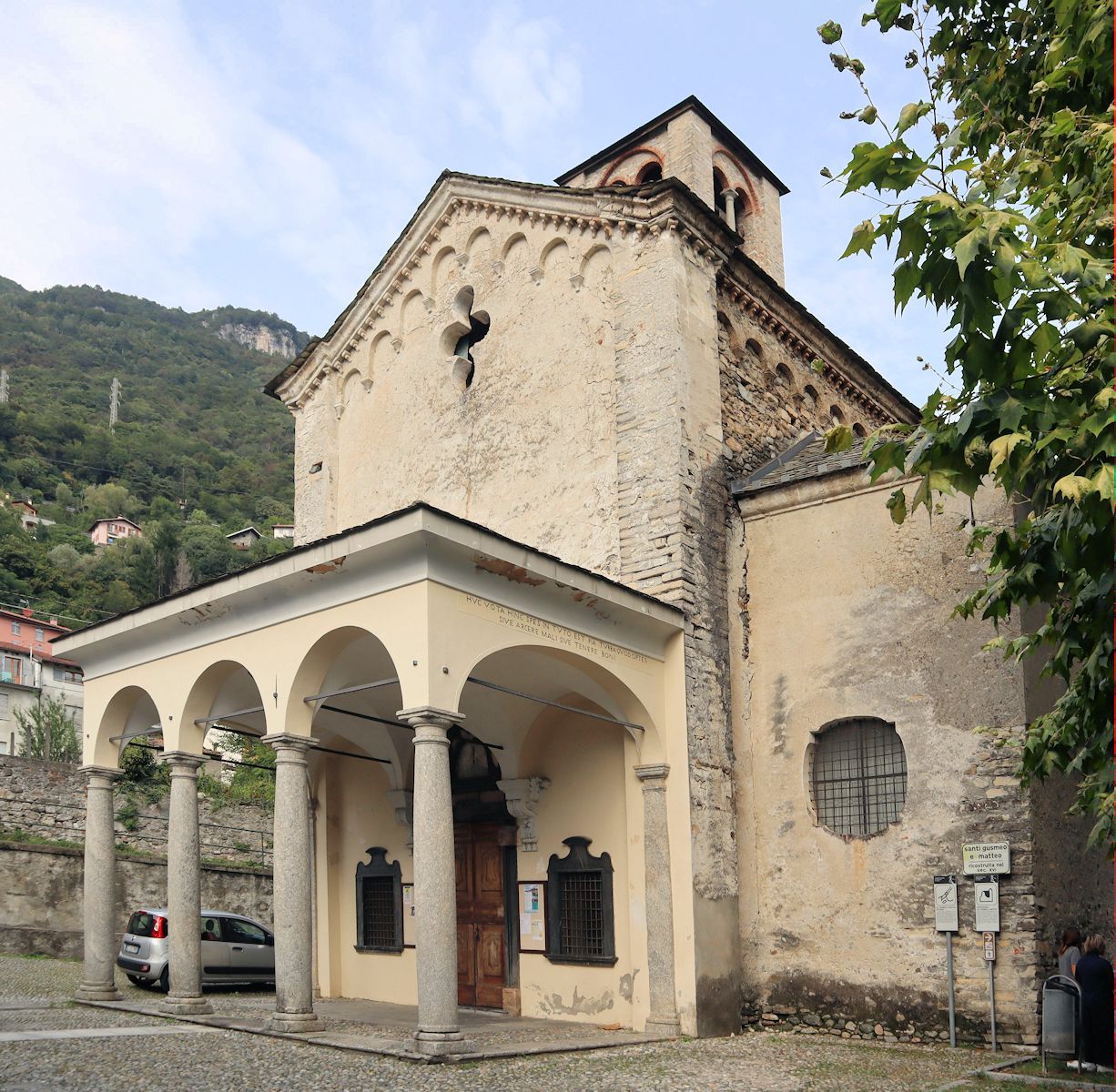 Matthäus und Gusmäus geweihte Kirche in Gravedona