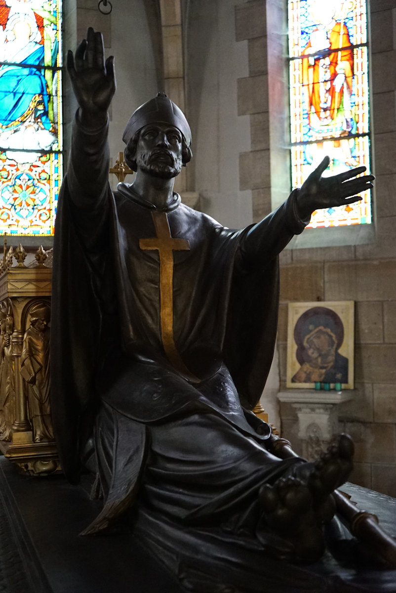 Memmius' Grab in der ihm geweihten Kirche in St-Memmie