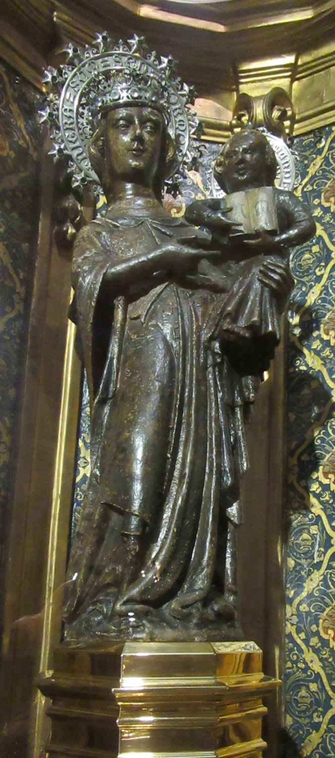 Marienstatue in der Kirche Lluc auf Mallorca