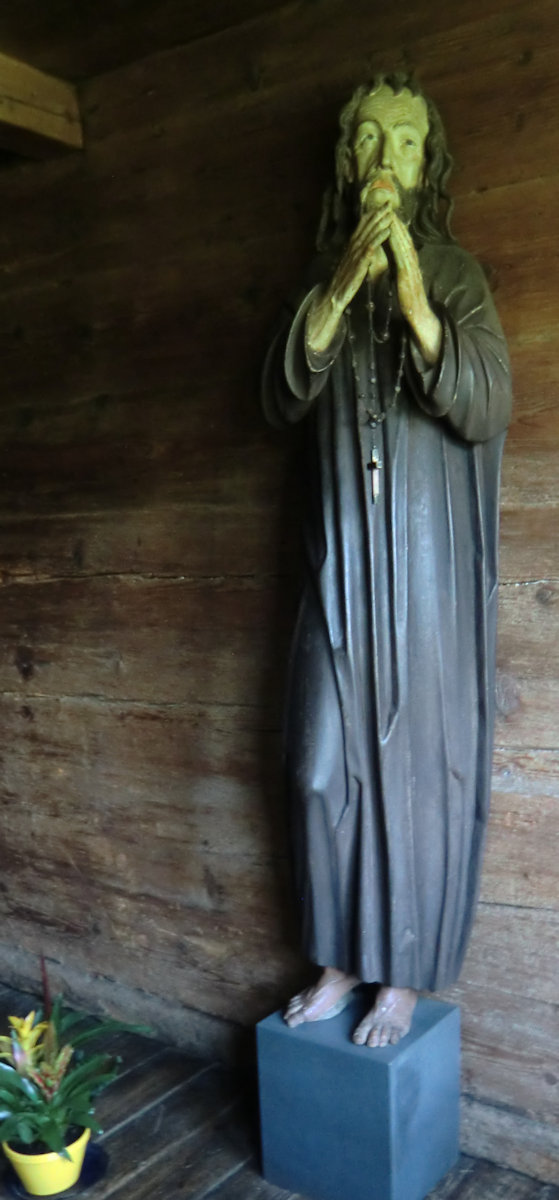 Statue in Nikloaus' Geburtshaus in Flüeli