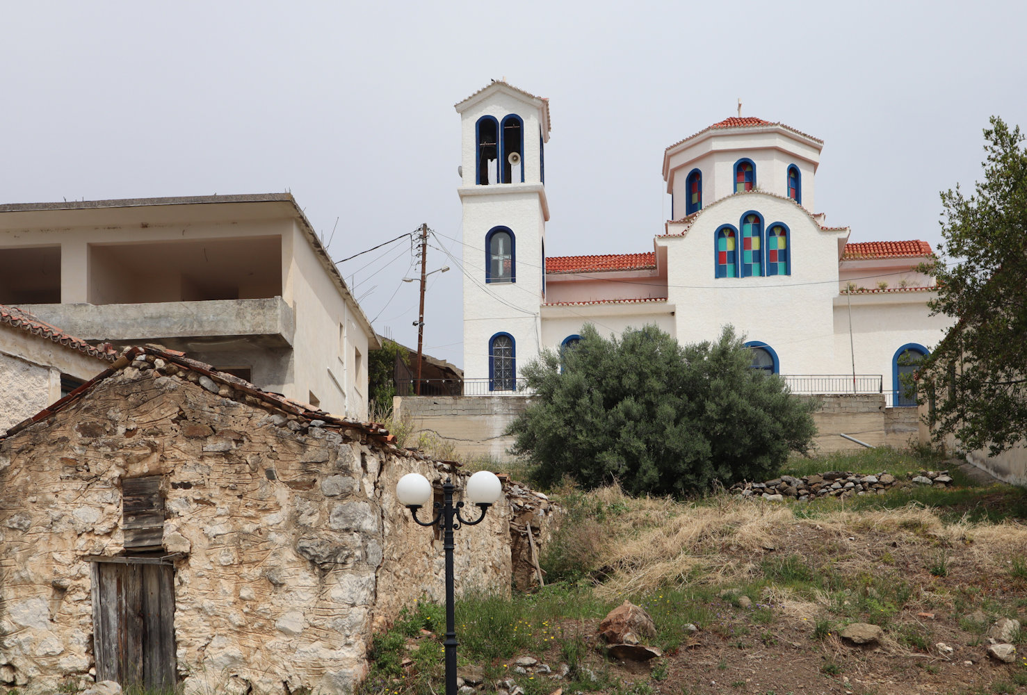 Kirche im heute kleinen Bauerndorf Thermisia