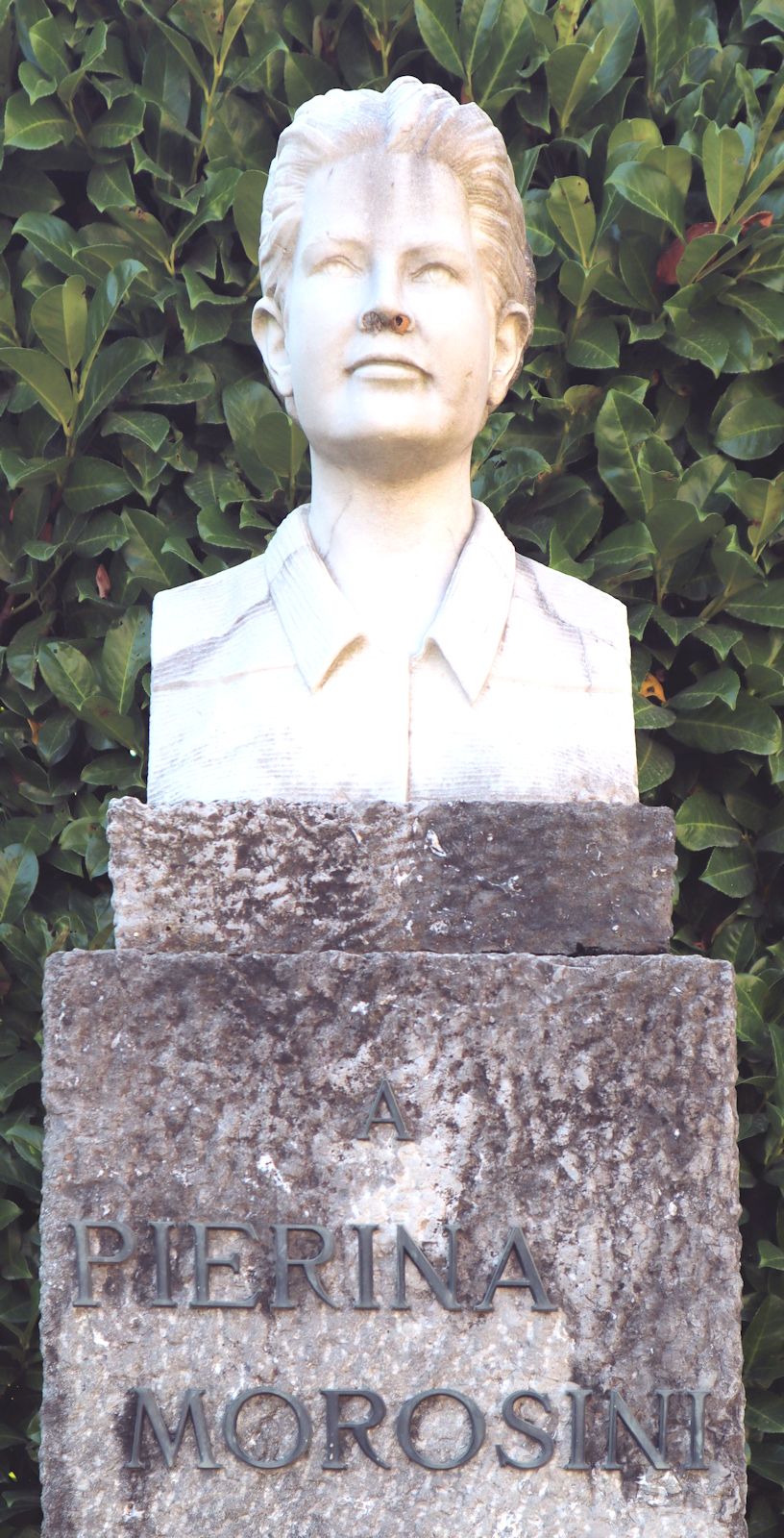 Denkmal vor  der Pfarrkirche in Fiobbio di Albino