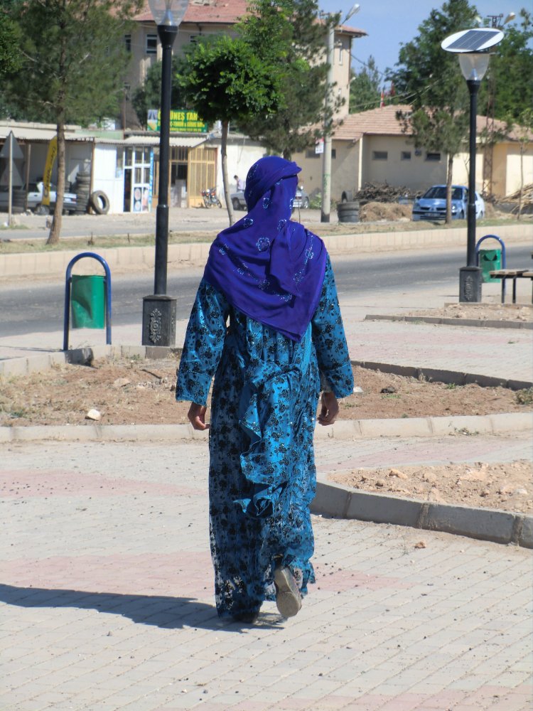 Frau in Harran heute - Rebekka wird nicht sehr anders gekleidet gewesen sein