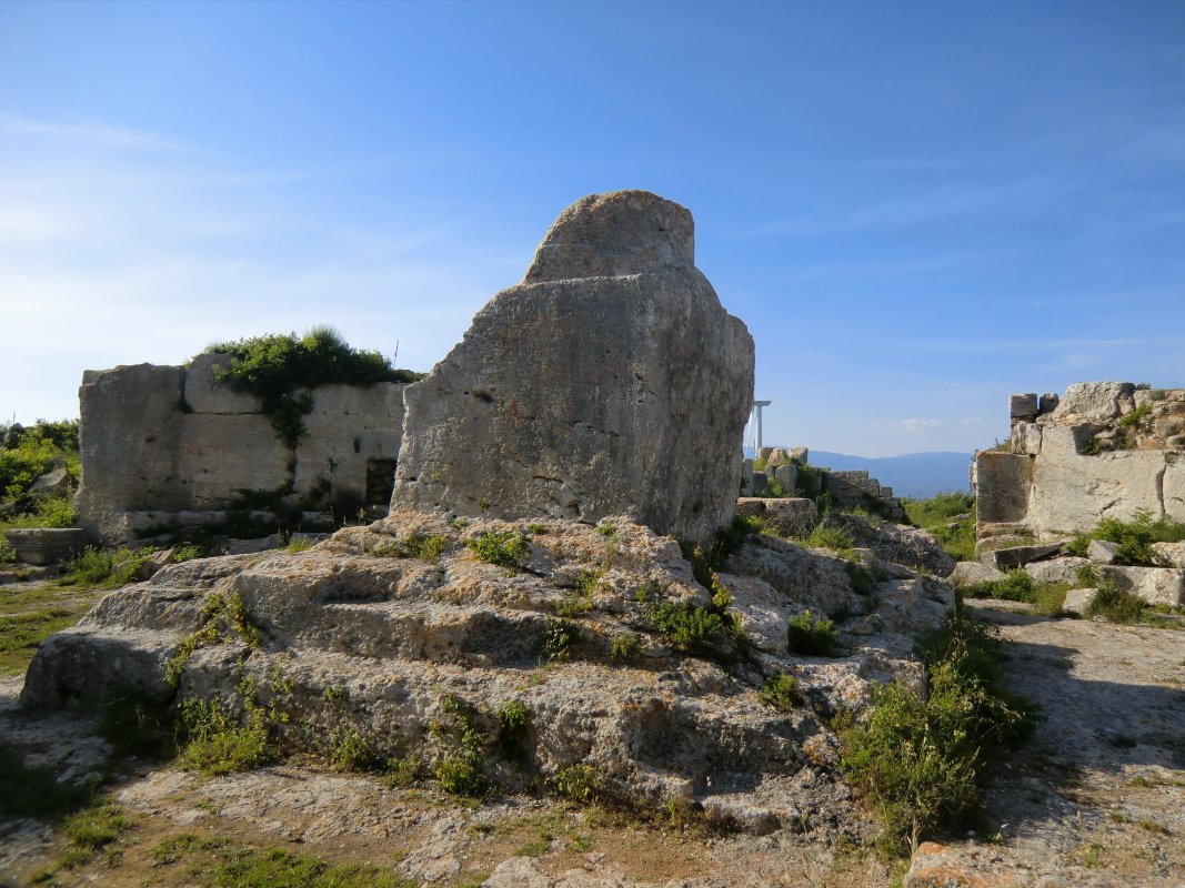 Reste der Säule von Simeon auf dem Berg der Wunder