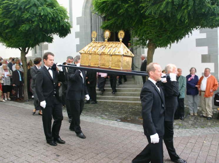 Der Reliquienschrein von Theopompus und Synesius beim 'Hausherrenfest' 2009