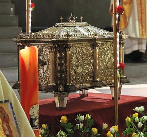 Thiatildisschrein beim Festgottesdienst, in der Kirche des ehemaligen Stifts Freckenhorst