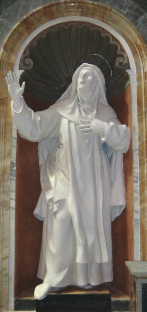 Statue in der Kathedrale San Catervo in Tolentino