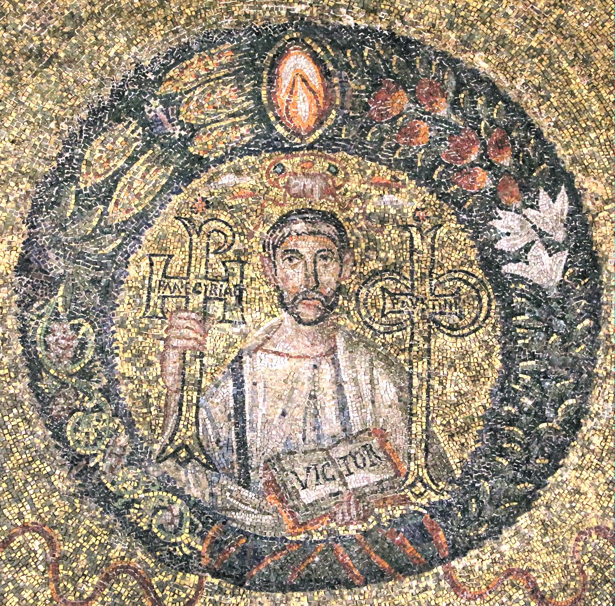 Kuppelmosaik, um 475 (?), in der Kapelle Vittorio in Ciel d'Oro in der Basilika Sant'Ambrogio in Mailand