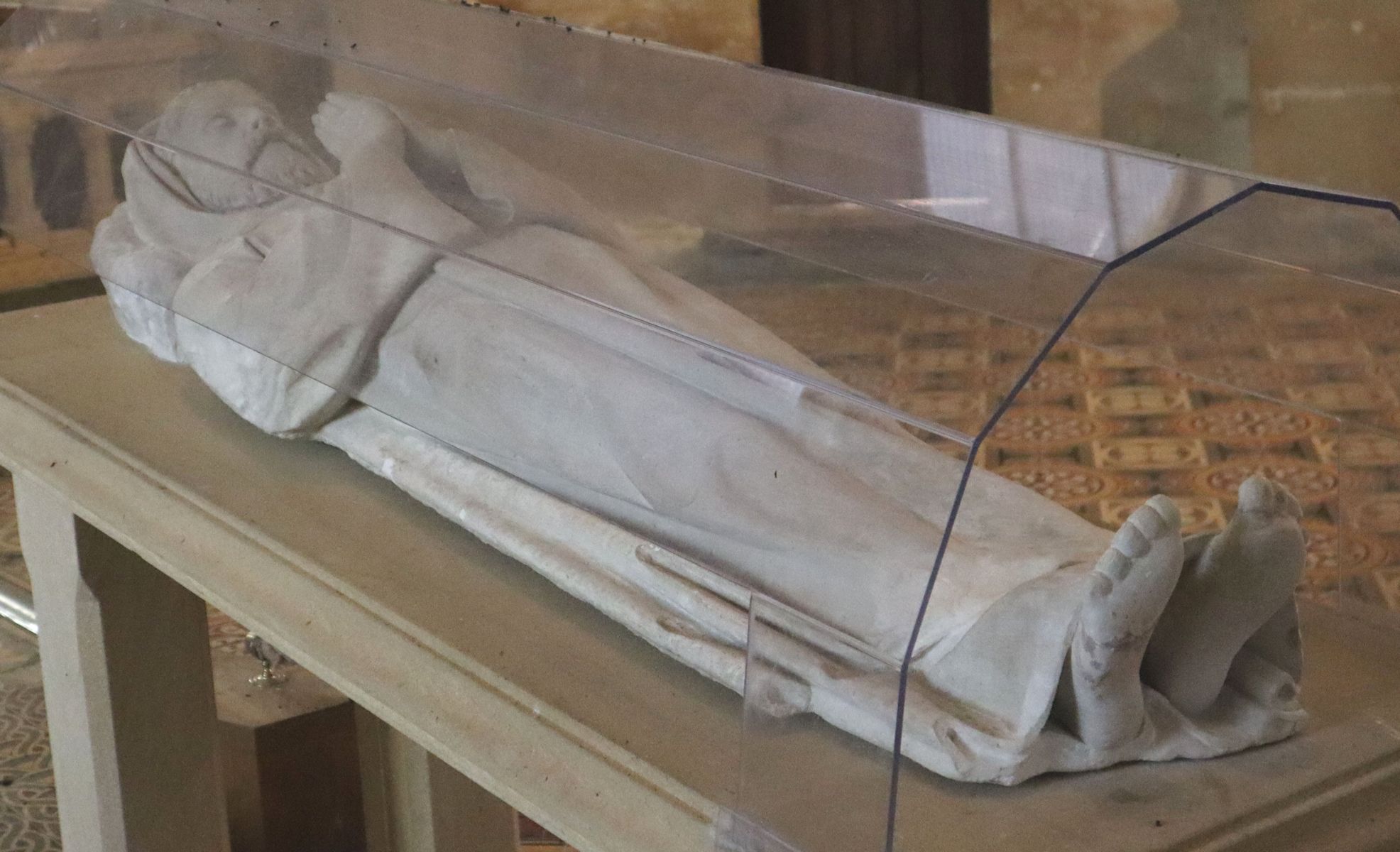 Liegefigur über Wulflaiks Grab in der Kirche St-Walfroy an der Stelle seiner Einsiedelei