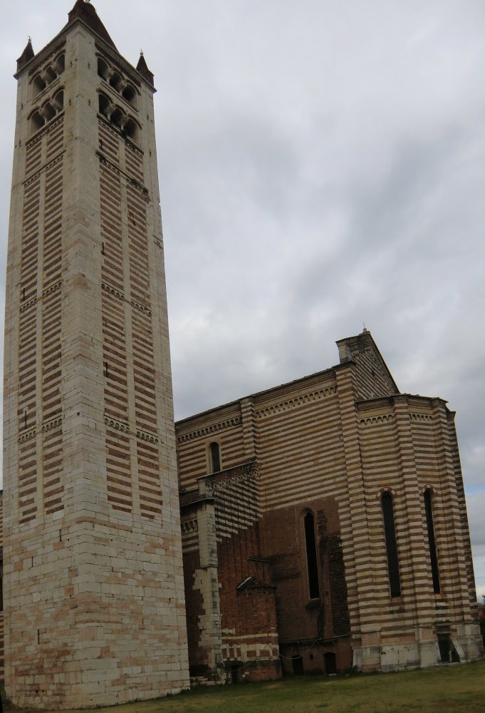 Turm und Apsis der Basilika S. Zeno Maggiore in Verona